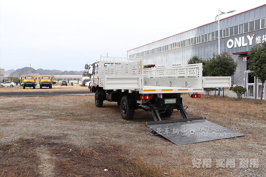 东风六驱,越野专用车底盘,东风EQ2070,长头越野卡车,东风双排驾驶室,东风4X4,145平头液压尾板载货汽车,东风越野运输车,东风4驱EQ2070