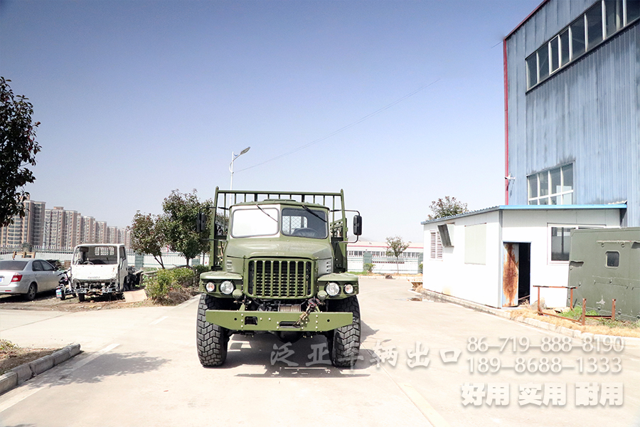 东风EQ2100E6D,东风六驱越野卡车,6*6东风经典长头货车,经典款东风尖头,3.5吨越野车,东风3.5吨运兵车,东风六驱eq2100,东风长头货车,东风经典卡车