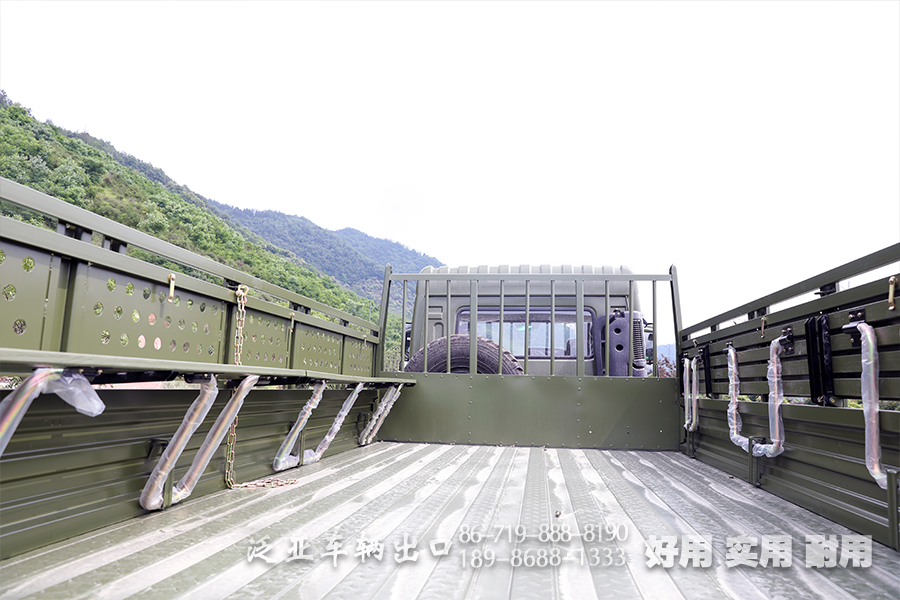 东风6×6,越野卡车厂家,专用卡车厂家,升级款货车,EQ2102载货车,东风六驱,六驱EQ2102,190马力货车,平头货车定制