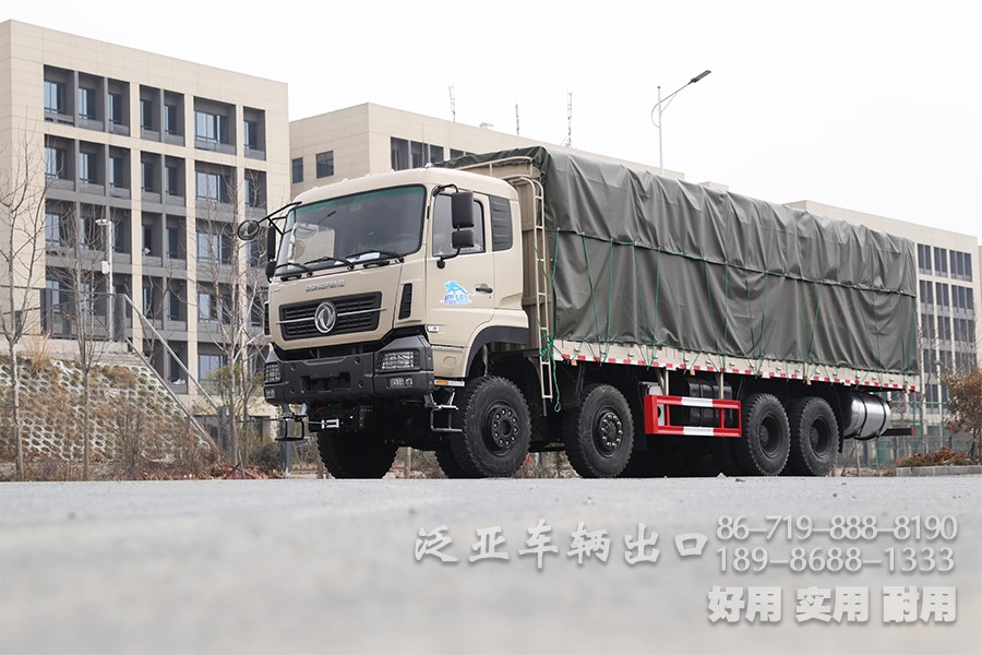 东风8x8，大马力仓栅车整车，450马力，手动十档越野专用运输车